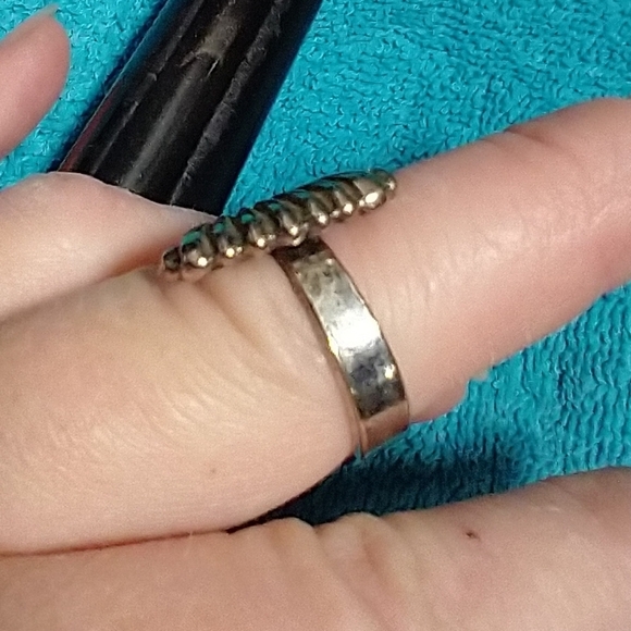 Elegant Silvertone Shell Ring Adjustable Vintage - Picture 5 of 5